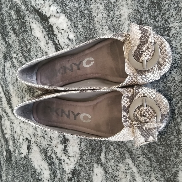 DKNYC ❤Stella Light Grey Flat ❤ Sz 6.5 - Picture 1 of 7